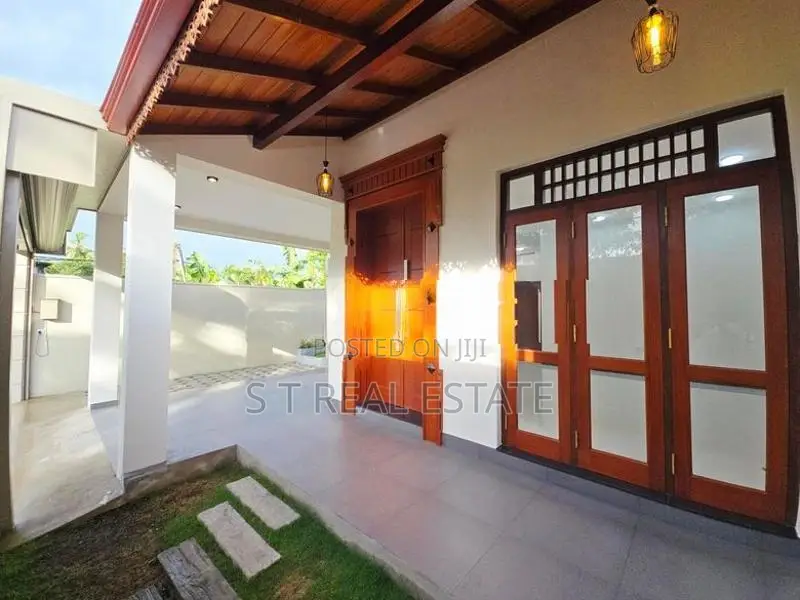 Architecture Designed Luxury Three Storey House for Sale in Piliyandal
