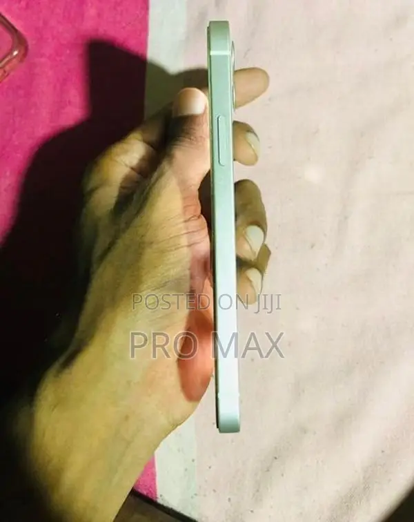 Apple iPhone 12 (Used)