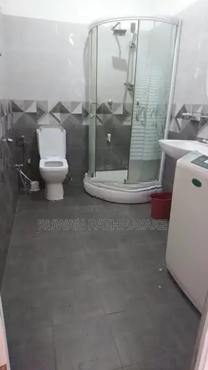Upstairs House for Rent in Raththanapitiya