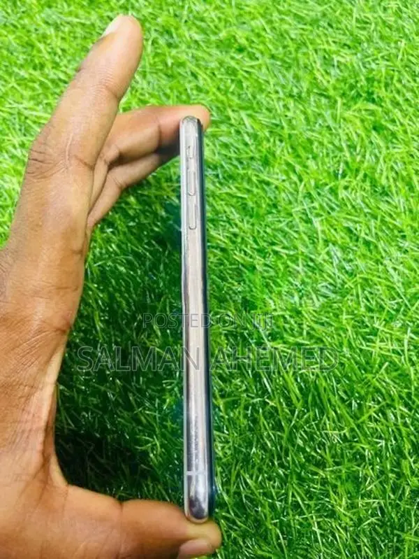 Apple iPhone X (Used)
