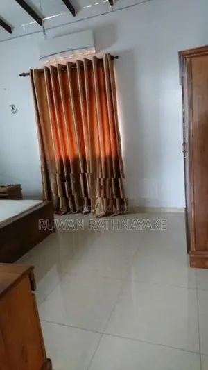 Upstairs House for Rent in Raththanapitiya