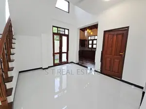 Architecture Designed Luxury Three Storey House for Sale in Piliyandal