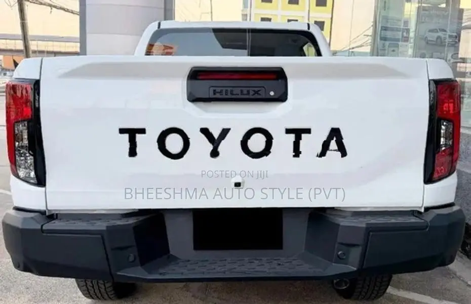 Toyota Hilux Travo Tailgate Logo