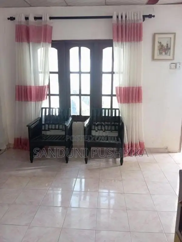 House for sale Alubomulla
