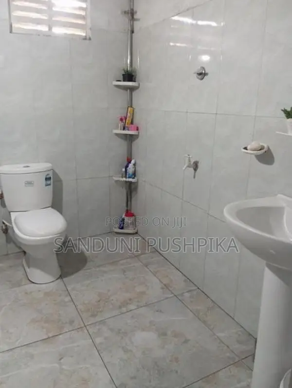 House for sale Alubomulla