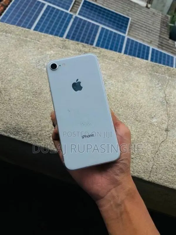 Apple iPhone 8 (Used)