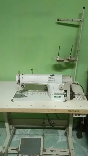 Zoje Industrial Sewing Machine with Table
