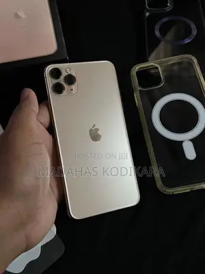 Apple iPhone 11 Pro Max (Used)