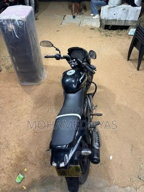 Bajaj Pulsar 150 2015