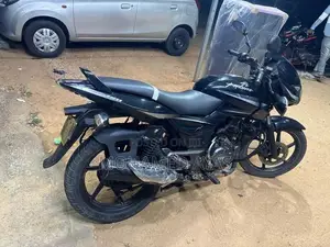 Bajaj Pulsar 150 2015
