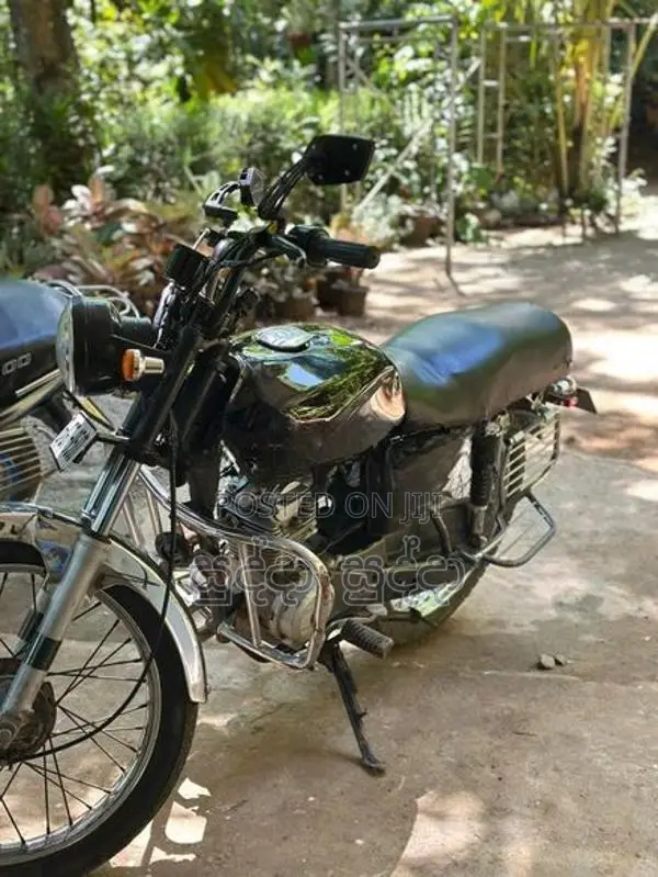 Bajaj Boxer 2000
