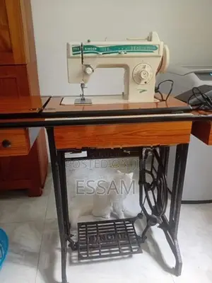 Singer Sewing Machine with Table
