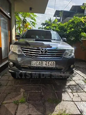 Toyota Fortuner 2013