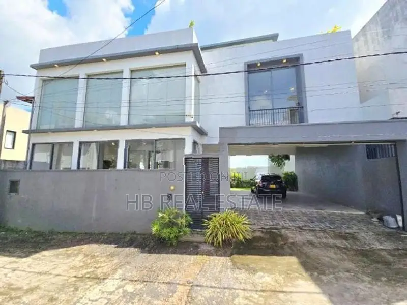 Kesbewa Luxury Three Storey House for Sale