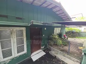 10P Land with Old House for Sale in Pita Kotte