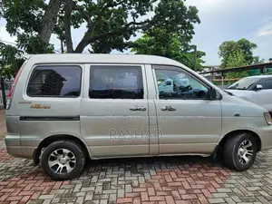 Toyota Noah KR42 2002