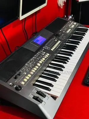 PSR S 670 Keyboard