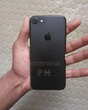 Apple iPhone 7 (Used)