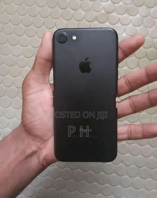 Apple iPhone 7 (Used)