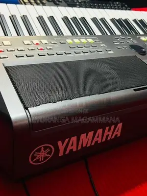 PSR S 670 Keyboard