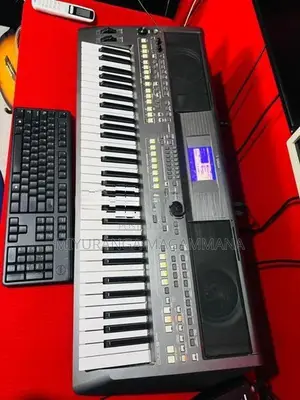 PSR S 670 Keyboard