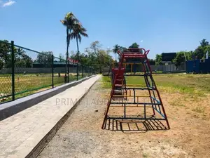 කුරුණෑගල ටවුමට ලගින් සුපෝපබෝගි ඉඩමක්