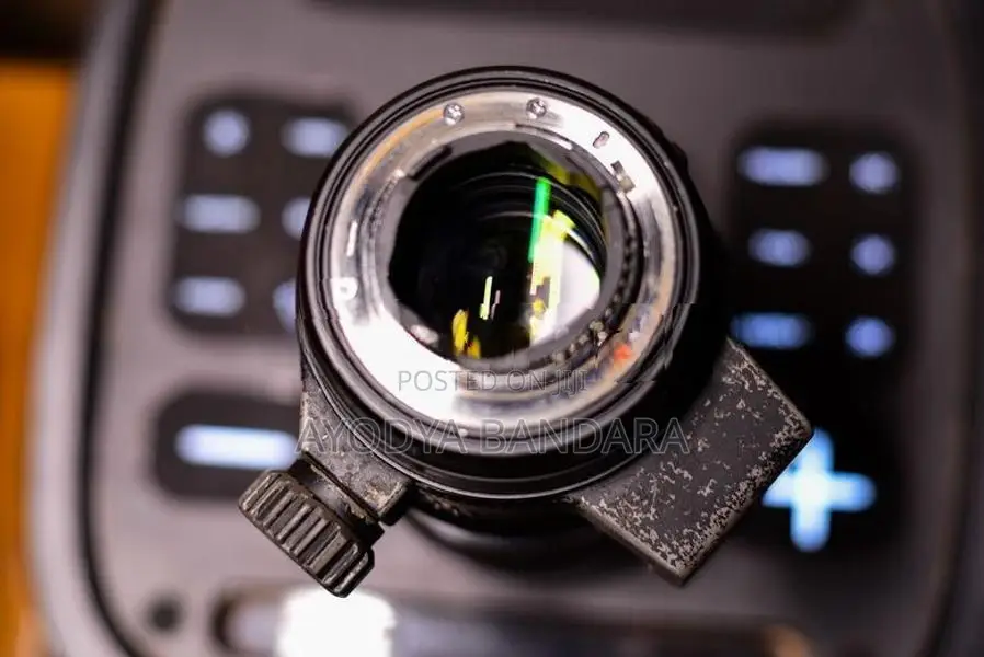 Sigma 70-200 ( Nikon Mount )