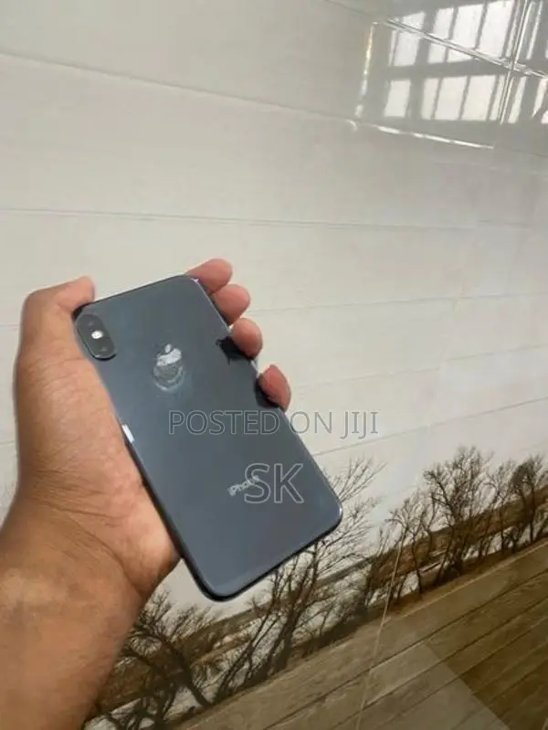 Apple iPhone XS (Used)