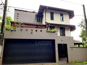 Luxury 03 Story Modern House for Sale Nawinna Udahamulla