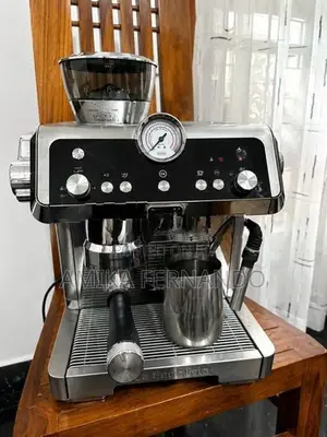 De’Longhi La Specialista Espresso Machine