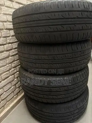 Dunlop Tires 265/60R18