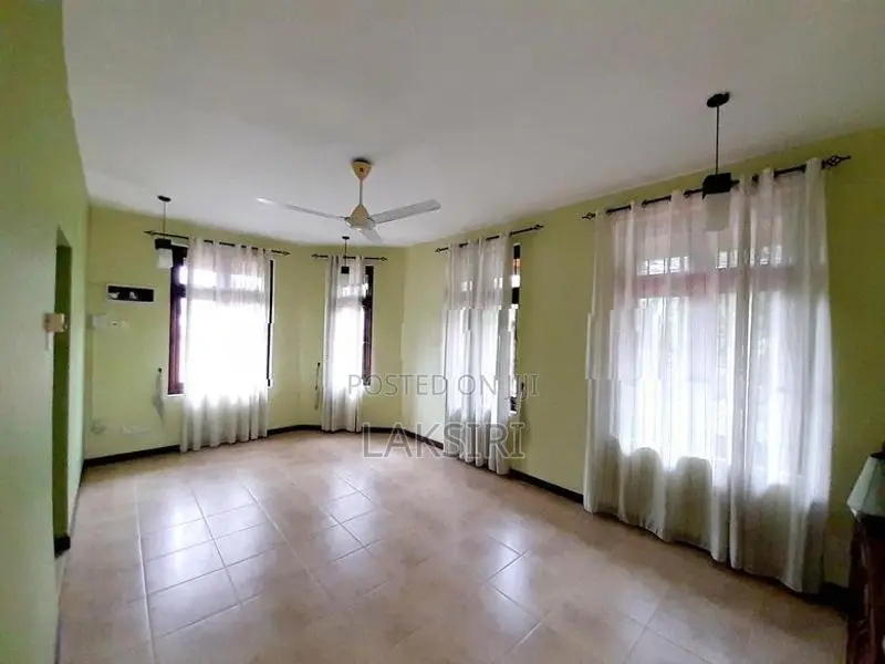 Luxury 03 Story Modern House for Sale Nawinna Udahamulla
