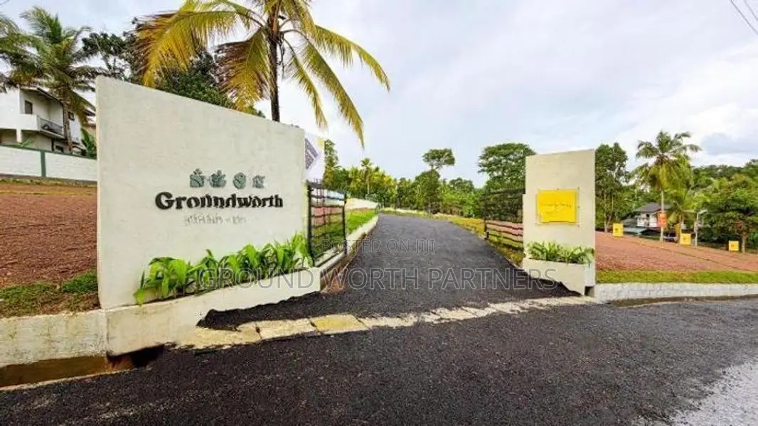 Valuable Land For Sale In Kahathuduwa Polgasowita 120 Road 500M