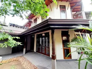 Luxury 03 Story Modern House for Sale Nawinna Udahamulla
