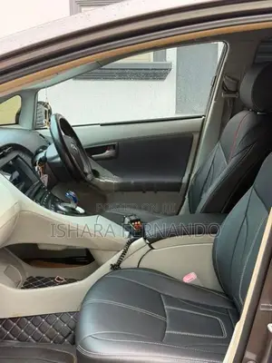 Toyota Prius G Sports 2011
