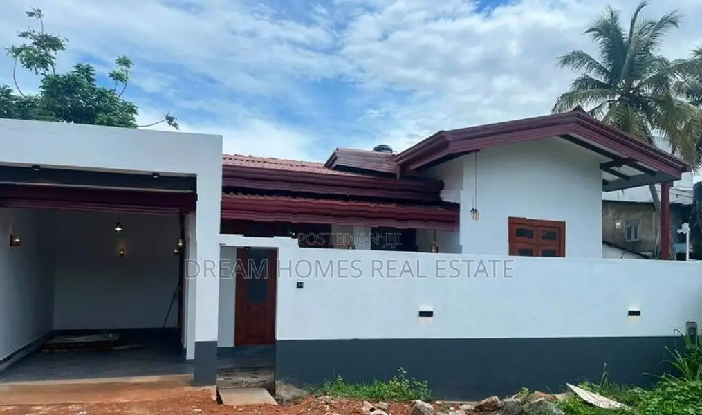 House for Sale in Angulana – Prime Residential Location