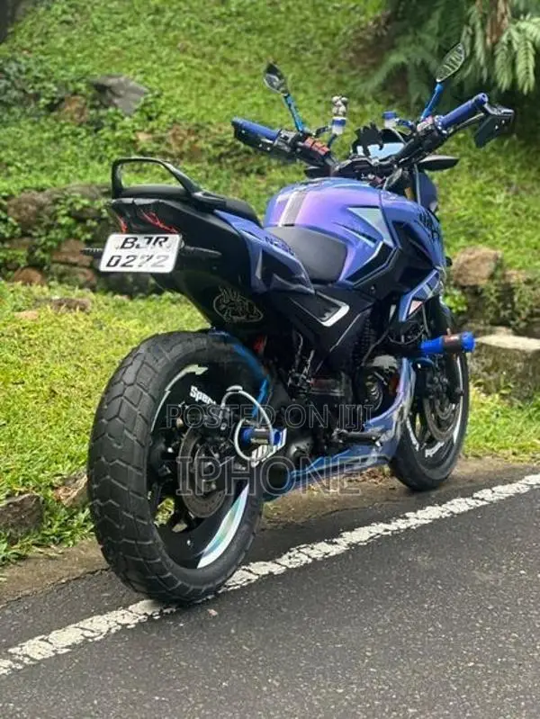 Bajaj Pulsar N160 2025