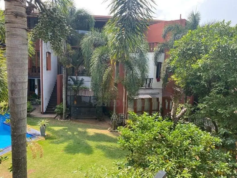 House for Sale in Colombo 5 Polhengoda