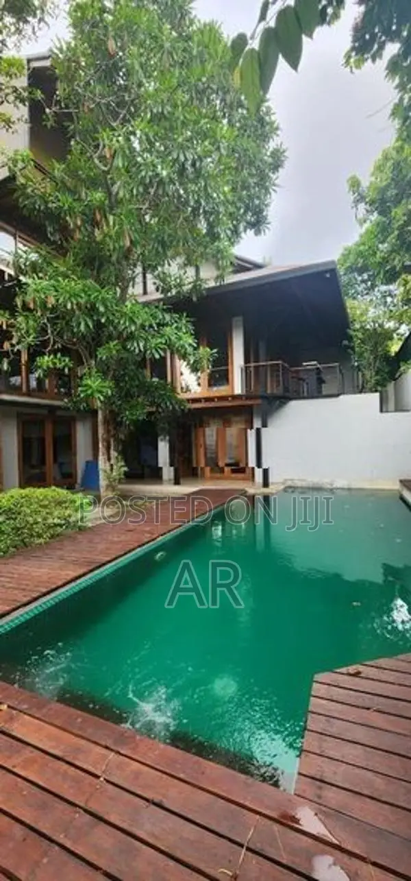 Luxury House in Kotte with Swimming Pool for Sale