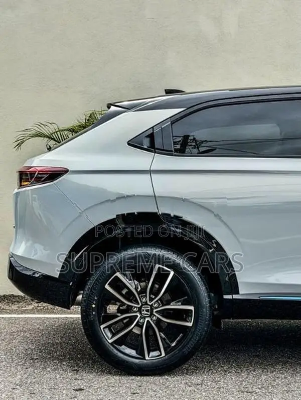 Honda Vezel Z PLAY MOONROOF 2025