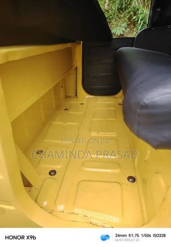 Bajaj RE 1999