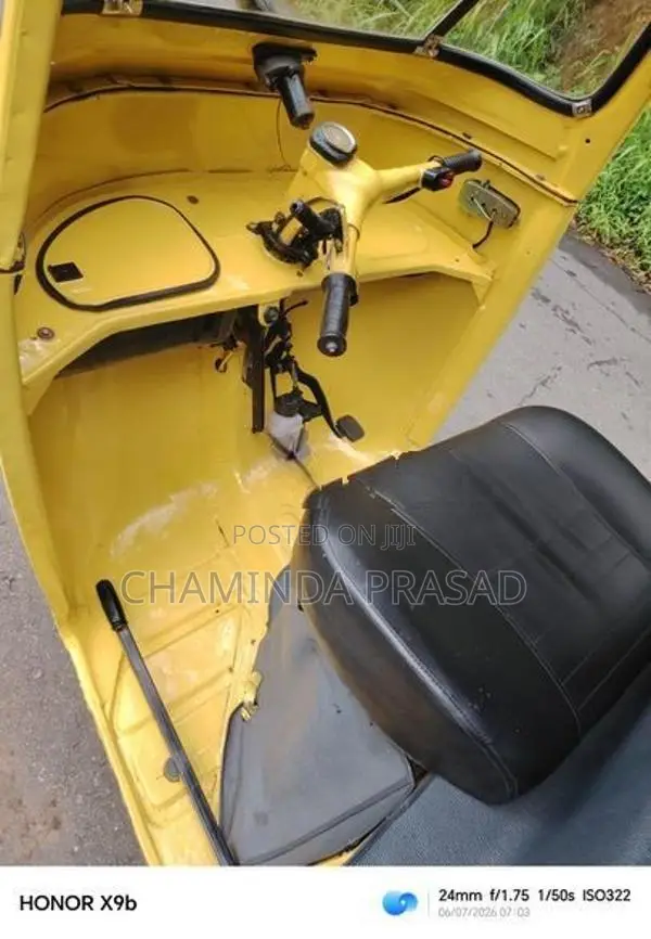 Bajaj RE 1999