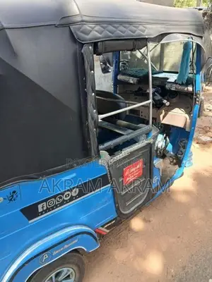 Bajaj RE 2016