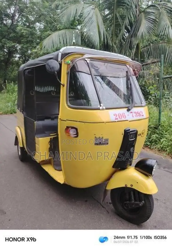 Bajaj RE 1999