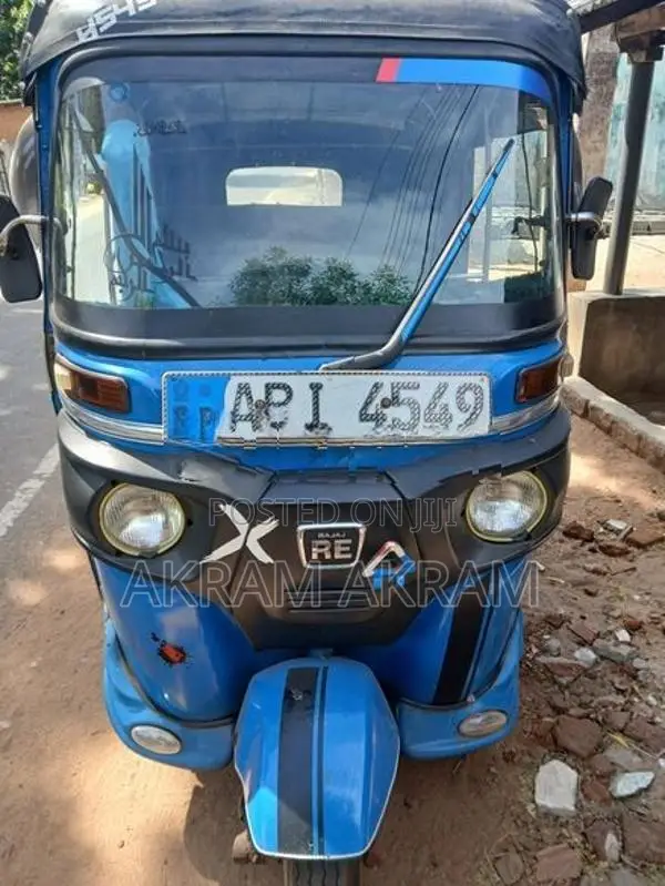 Bajaj RE 2016