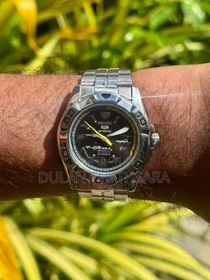 Seiko 5 Sport 100M