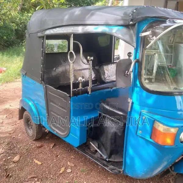 Bajaj RE 2011