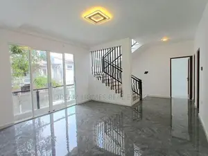 Luxury Family Home with Rooftop Swimming Pool – Piliyandala