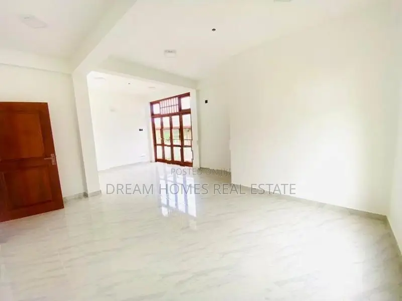 COC Approved 3-Storey House for Sale Near Piliyandala