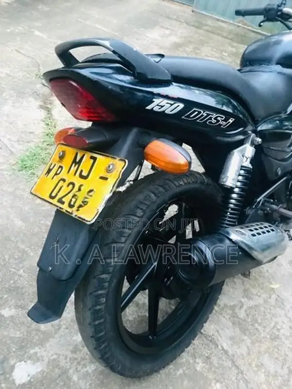Bajaj Pulsar 150 2005